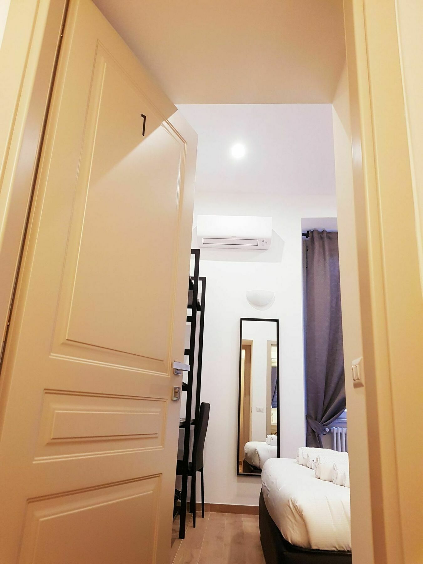 Cairoli Rooms Рим Экстерьер фото